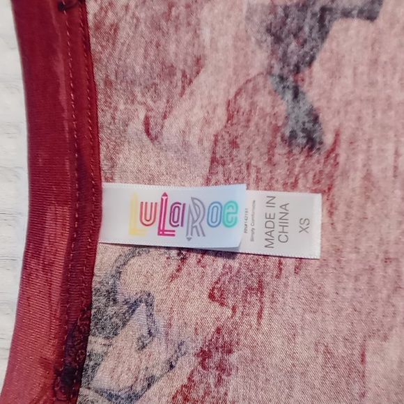 LuLaRoe Women's Short Sleeve V-Neck T-Shirt Size XS NWOT Race Horses Wine/Black/ - Picture 10 of 11